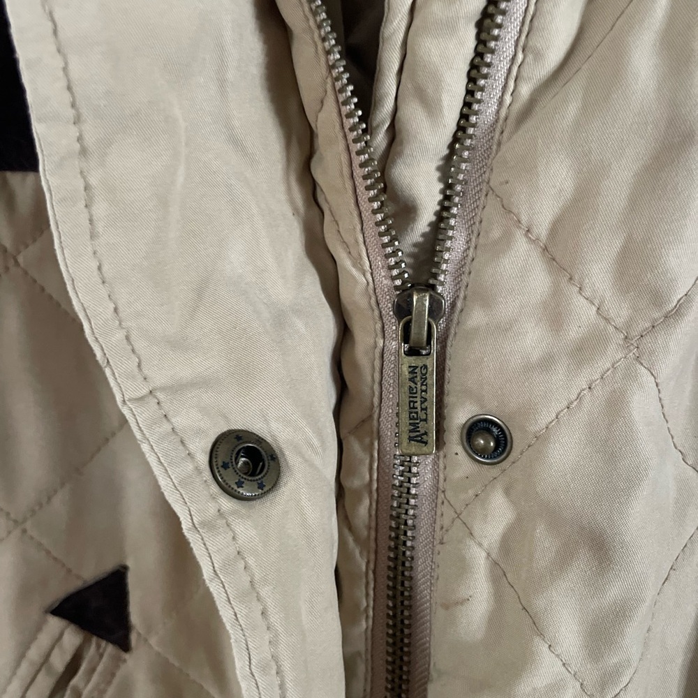 American Living Quilted Beige Jacket with Dark Brown Details - Picture 6 of 11